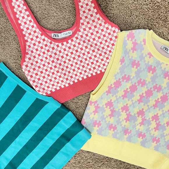 Zara bundle of 3 printed crop tops - Picture 2 of 2
